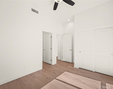 9613 Juniper Avenue - Photo Thumbnail 14