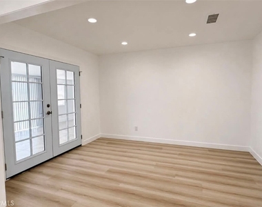 1065 S Prospero Drive - Photo Thumbnail 12