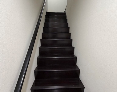 329 Genoa Street - Photo Thumbnail 19