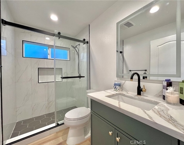 938 E Sandra Avenue - Photo Thumbnail 7