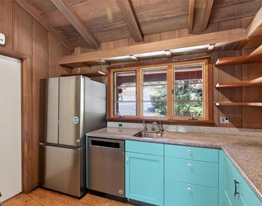 755 Glenside Dr - Photo Thumbnail 9