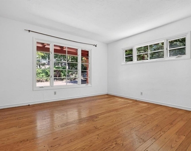 755 Glenside Dr - Photo Thumbnail 15