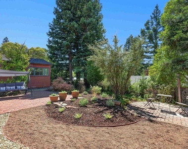 755 Glenside Dr - Photo Thumbnail 21