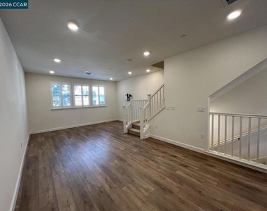 2762 Ferrara Cir - Photo Thumbnail 5