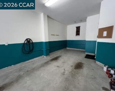 2762 Ferrara Cir - Photo Thumbnail 33