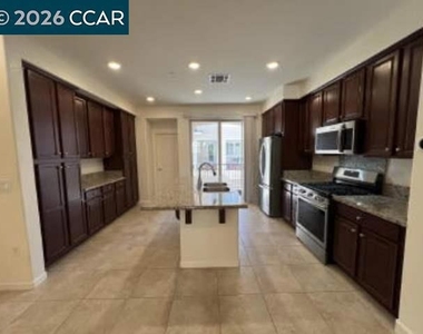 2762 Ferrara Cir - Photo Thumbnail 13