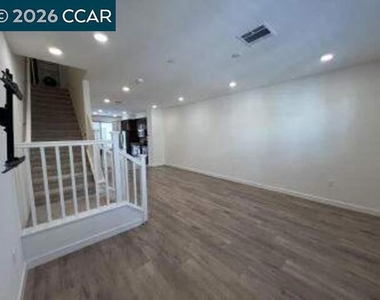 2762 Ferrara Cir - Photo Thumbnail 8