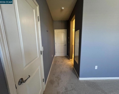 2762 Ferrara Cir - Photo Thumbnail 26