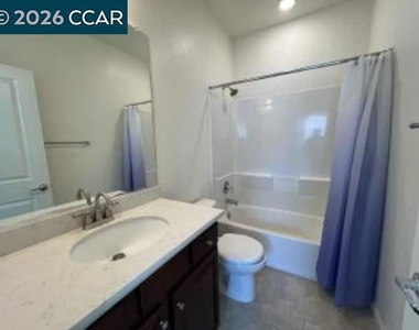 2762 Ferrara Cir - Photo Thumbnail 31