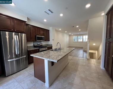 2762 Ferrara Cir - Photo Thumbnail 10