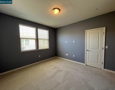 2762 Ferrara Cir - Photo Thumbnail 25