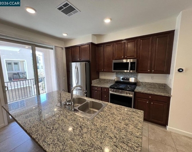 2762 Ferrara Cir - Photo Thumbnail 14