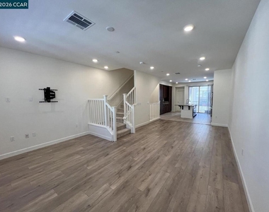 2762 Ferrara Cir - Photo Thumbnail 6