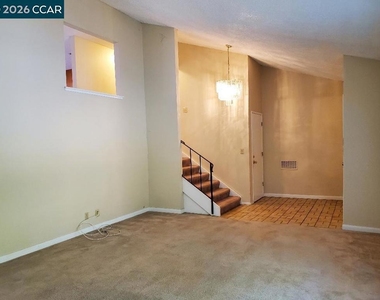 708 Court Ln - Photo Thumbnail 4
