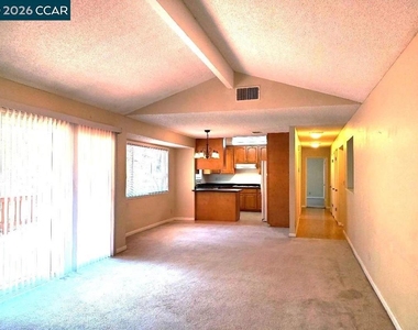 708 Court Ln - Photo Thumbnail 5