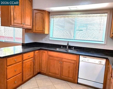 708 Court Ln - Photo Thumbnail 10