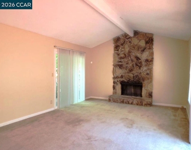 708 Court Ln - Photo Thumbnail 6