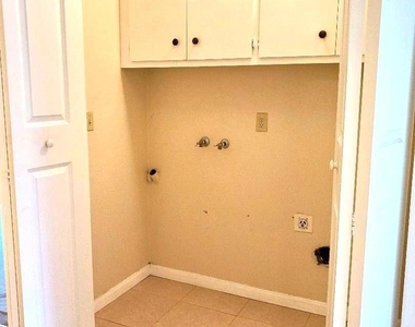 708 Court Ln - Photo Thumbnail 11