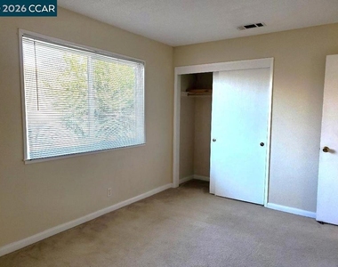 708 Court Ln - Photo Thumbnail 17