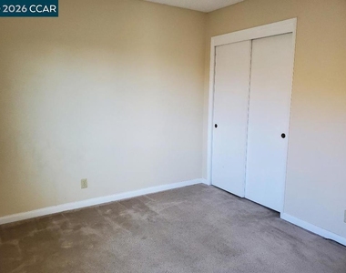 708 Court Ln - Photo Thumbnail 15