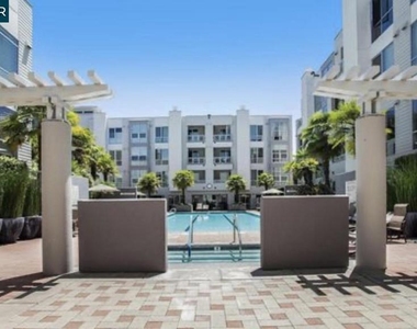 1655 N California Blvd - Photo Thumbnail 15