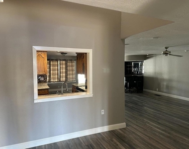 1472 Willow Lake Road - Photo Thumbnail 4