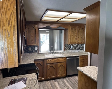 1472 Willow Lake Road - Photo Thumbnail 6