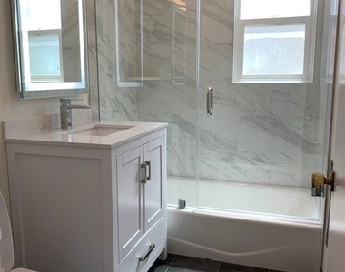 1219 N Crescent Heights Boulevard - Photo Thumbnail 6