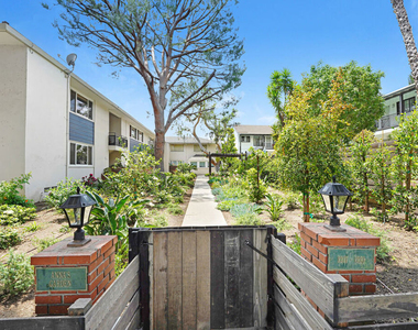 1219 N Crescent Heights Boulevard - Photo Thumbnail 1