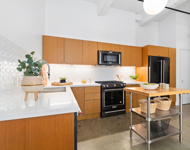 738 S Los Angeles Street - Photo Thumbnail 7