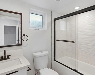 1724 Menlo Avenue - Photo Thumbnail 5