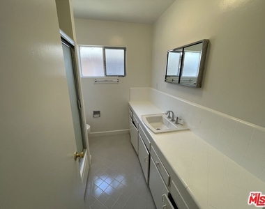 922 S Bedford Street - Photo Thumbnail 6