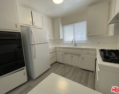 922 S Bedford Street - Photo Thumbnail 3