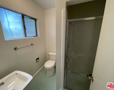 922 S Bedford Street - Photo Thumbnail 8