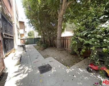 922 S Bedford Street - Photo Thumbnail 9
