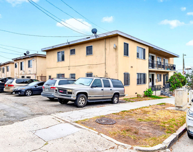 4777 San Vicente Boulevard - Photo Thumbnail 13