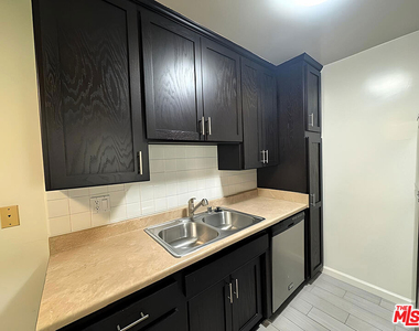 1630 Granville Avenue - Photo Thumbnail 5