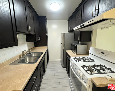 1630 Granville Avenue - Photo Thumbnail 4