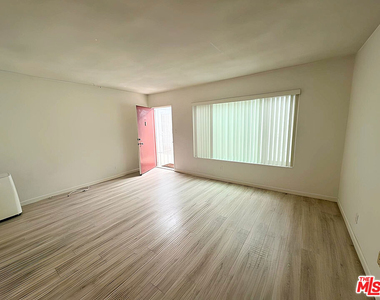 1630 Granville Avenue - Photo Thumbnail 1