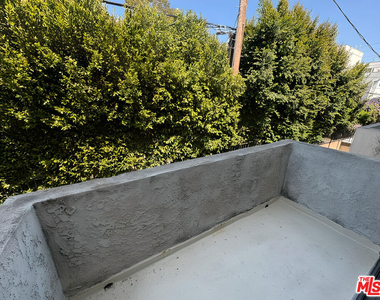 1630 Granville Avenue - Photo Thumbnail 12