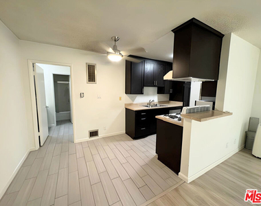 1630 Granville Avenue - Photo Thumbnail 3