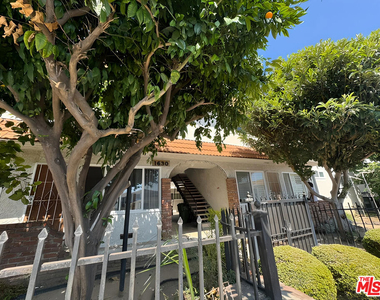1630 Granville Avenue - Photo Thumbnail 14