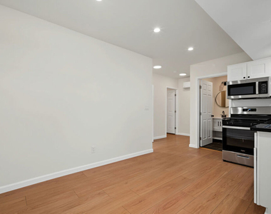11510 Fenton Avenue - Photo Thumbnail 2