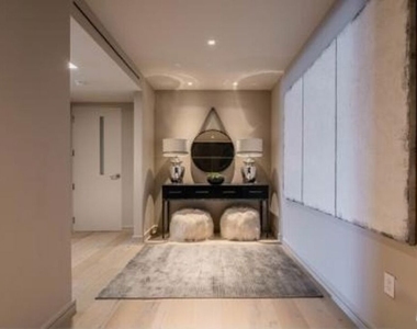 2391 Roscomare - Photo Thumbnail 1