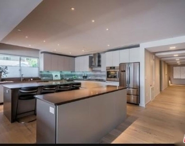 2391 Roscomare - Photo Thumbnail 2