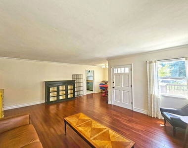 436 N Cordova Street - Photo Thumbnail 7