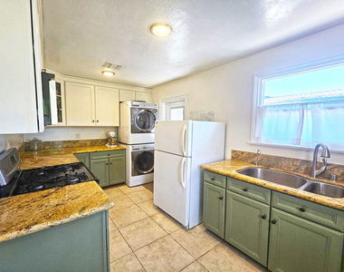 436 N Cordova Street - Photo Thumbnail 10