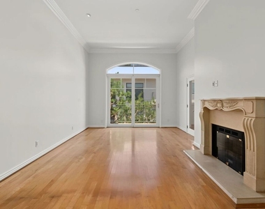 430 N Oakhurst Drive - Photo Thumbnail 11