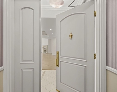 430 N Oakhurst Drive - Photo Thumbnail 2