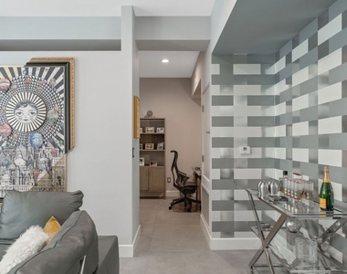 1250 N Harper Avenue - Photo Thumbnail 28